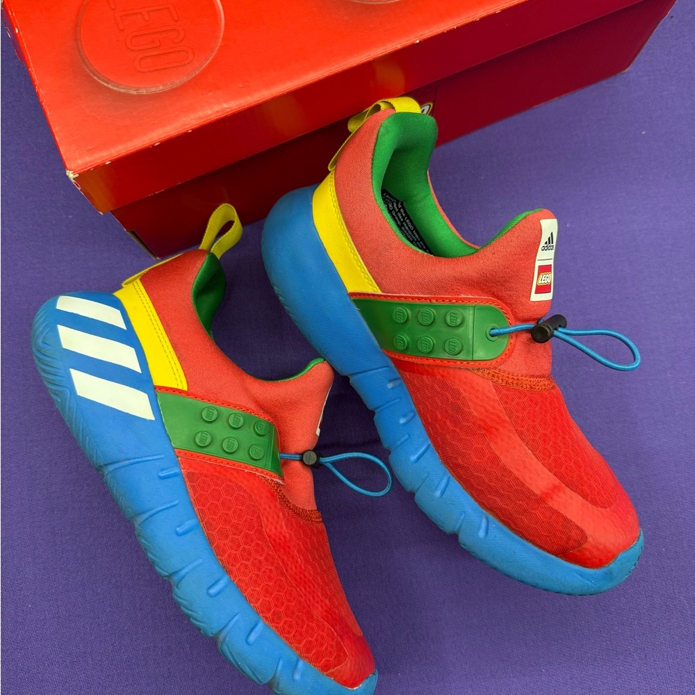 Adidas x Lego
RapidaZEN LEGO C

Size 3
